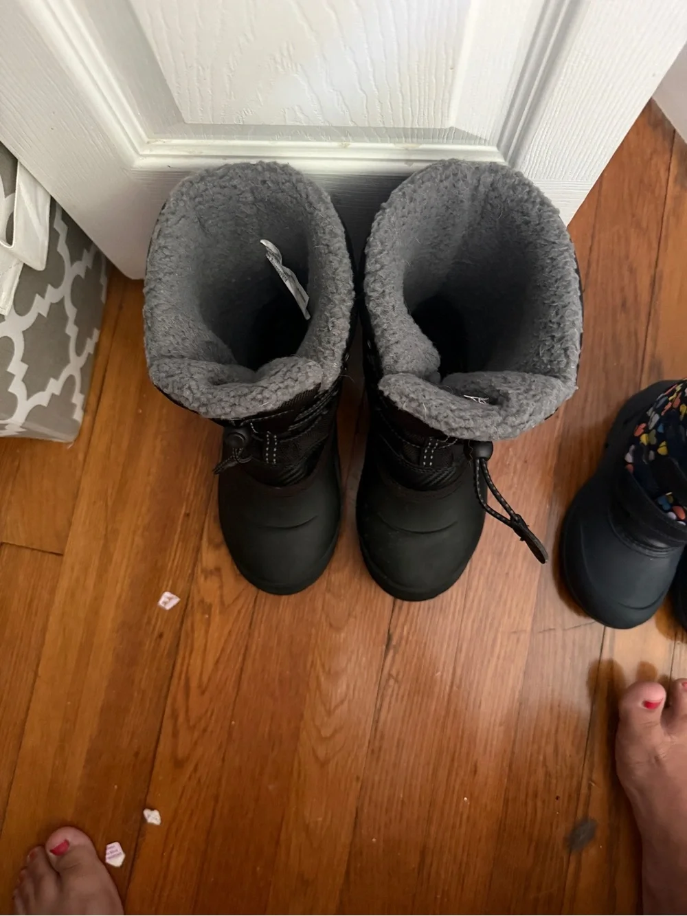Kamik size 5 Boys' Waterproof Snow Boots